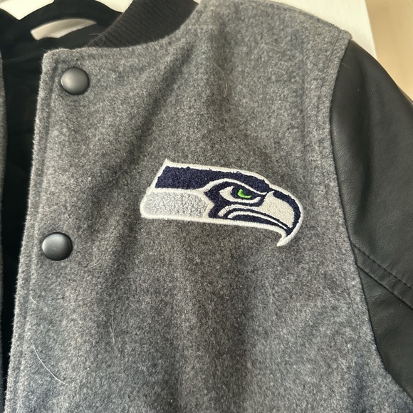 NFL Kids Seahawks Bomber Jacket - Picture 7 of 8